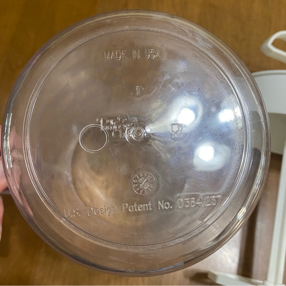 Pampered Chef half gallons/2 quart quick pitcher - Picture 7 of 7